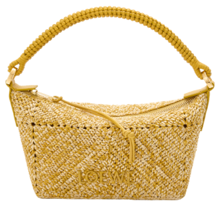 バッグ〈カラ ポーチ〉［H13×W26×D10㎝］¥277,200※予定価格・5月7日発売予定（ロエベ／ロエベ ジャパン クライアントサービス）