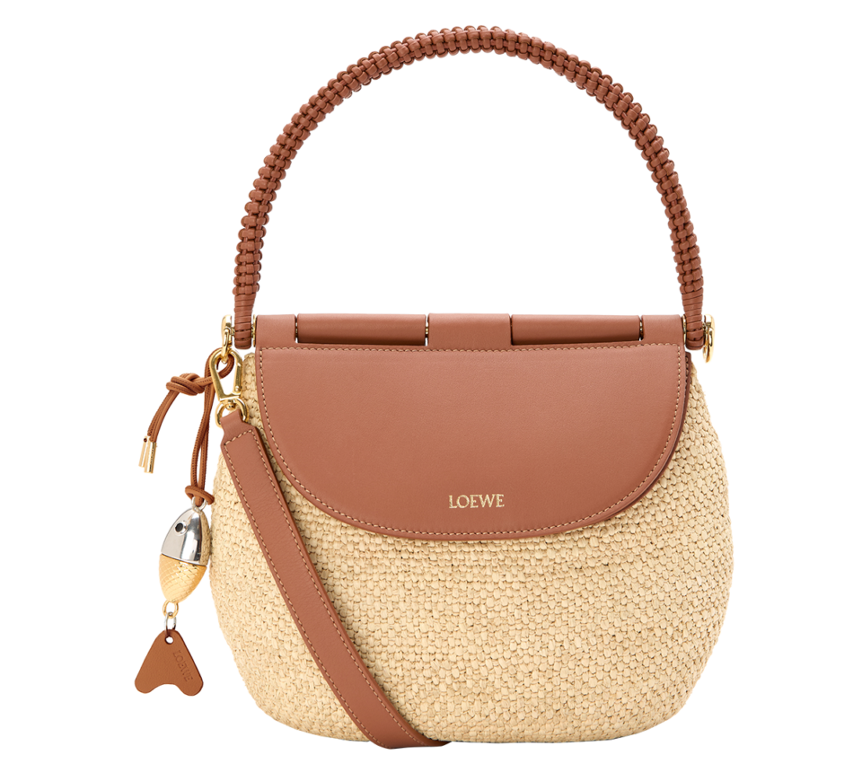 バッグ〈ペスカドール〉［H21×W26×D8㎝］¥487,300※予定価格・4月16日発売予定（ロエベ／ロエベ ジャパン クライアントサービス）