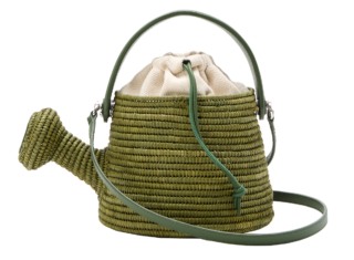 バッグ〈ウォータリングカン〉［H13×W16.5×D16.5㎝］¥270,600※予定価格・4月16日発売予定（ロエベ／ロエベ ジャパン クライアントサービス）