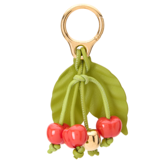 チェリー チャーム ¥78,100※予定価格・4月16日発売予定(ロエベ/ロエベ ジャパン クライアントサービス)