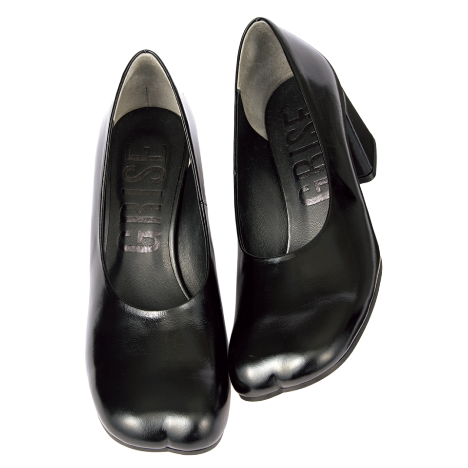 スクエアトウパンプス［ヒール6.5㎝］¥23,100（ル タロン グリーズ／ル タロン グリーズ ルミネ新宿店）