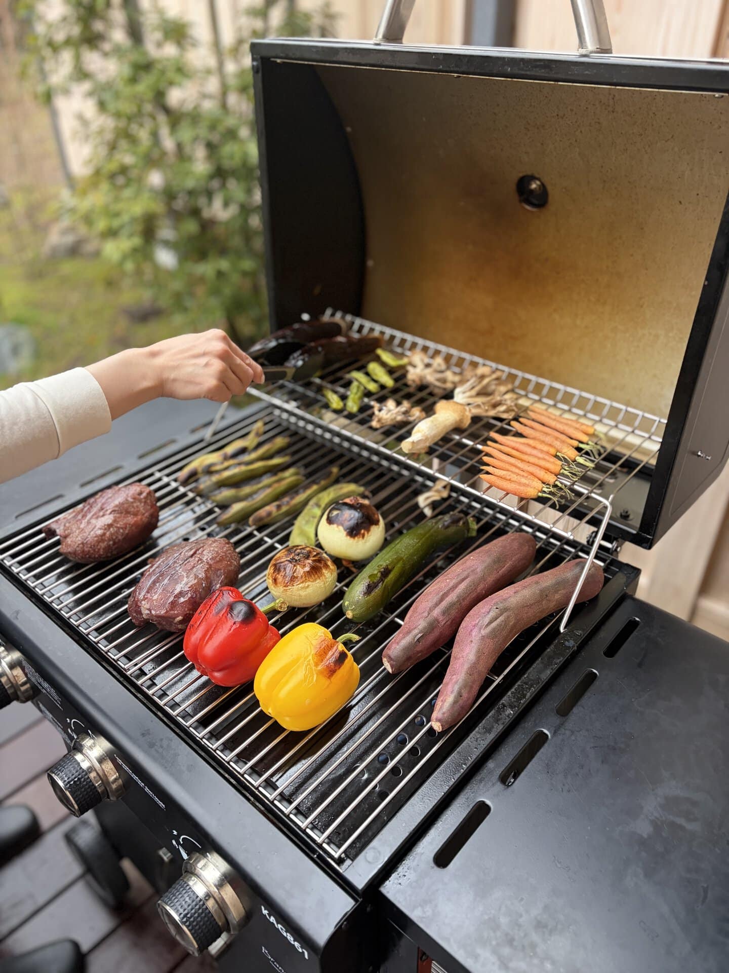 BBQグリルはガス式だったので、初心者でも簡単に使えました。好きな食材を持ち込んでのBBQも可能で、その場合は場合は1滞在￥5,000でグリルをレンタルできます