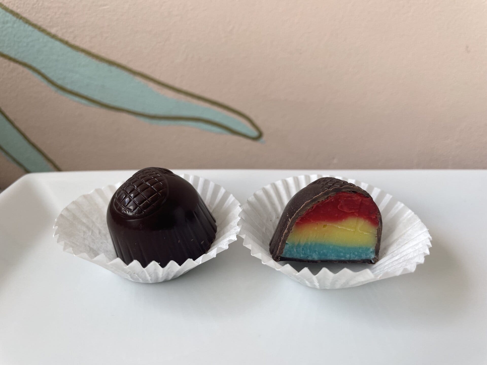 ハワイの代表かき氷、レインボーシェイブアイスがチョコレートになっちゃいました！