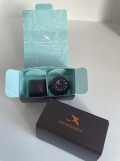 ギフトボックスは2個から詰めてくれますよ。2個で8.99ドル（日本円で約1,438円）