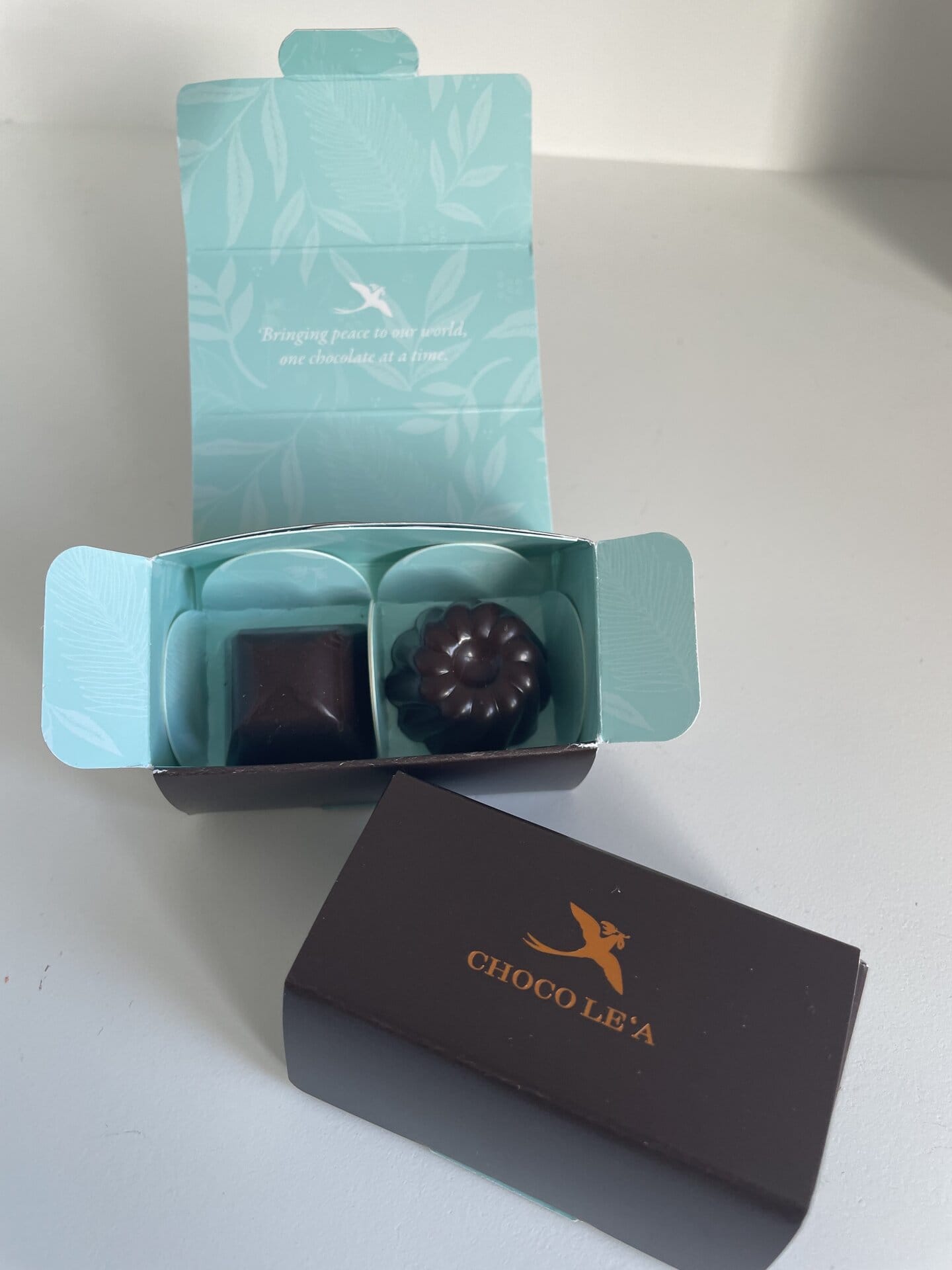 ギフトボックスは2個から詰めてくれますよ。2個で8.99ドル（日本円で約1,438円）