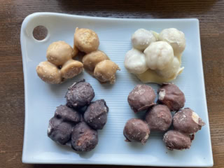 チョコは薄めでナッツが主役！