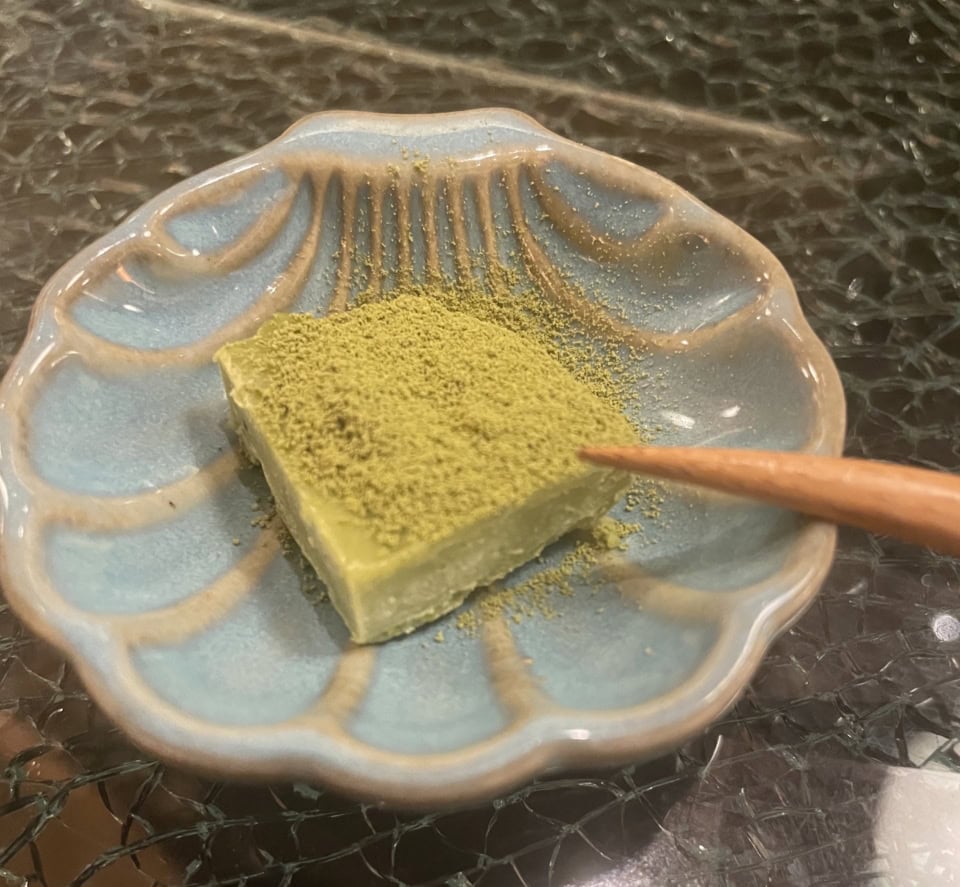 フワッと口どける繊細な抹茶ホワイト生チョコです！