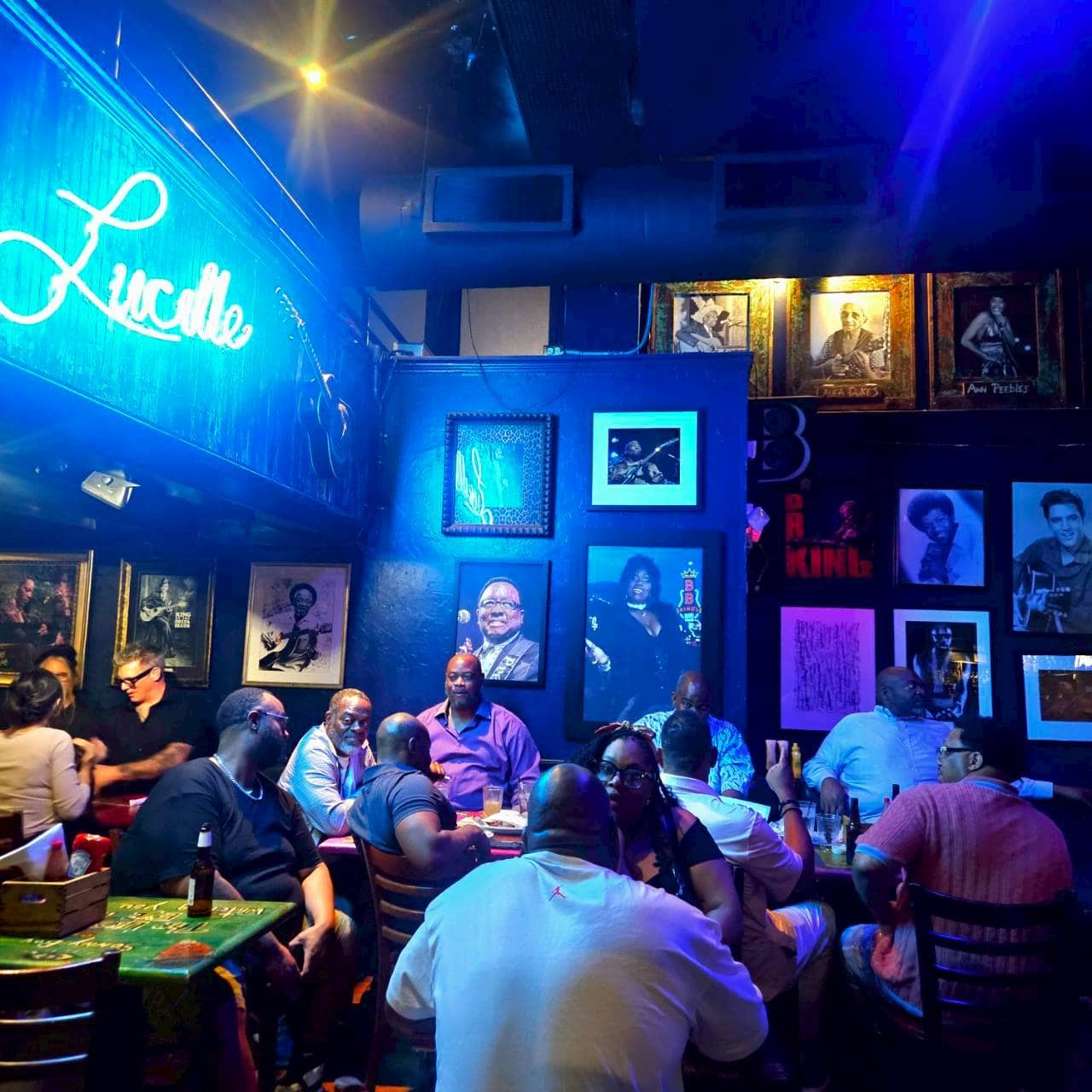 【B.B KING’S BLUES CLUB】地元です、音楽やってます、的な音楽玄人っぽいお客さんがたくさん！