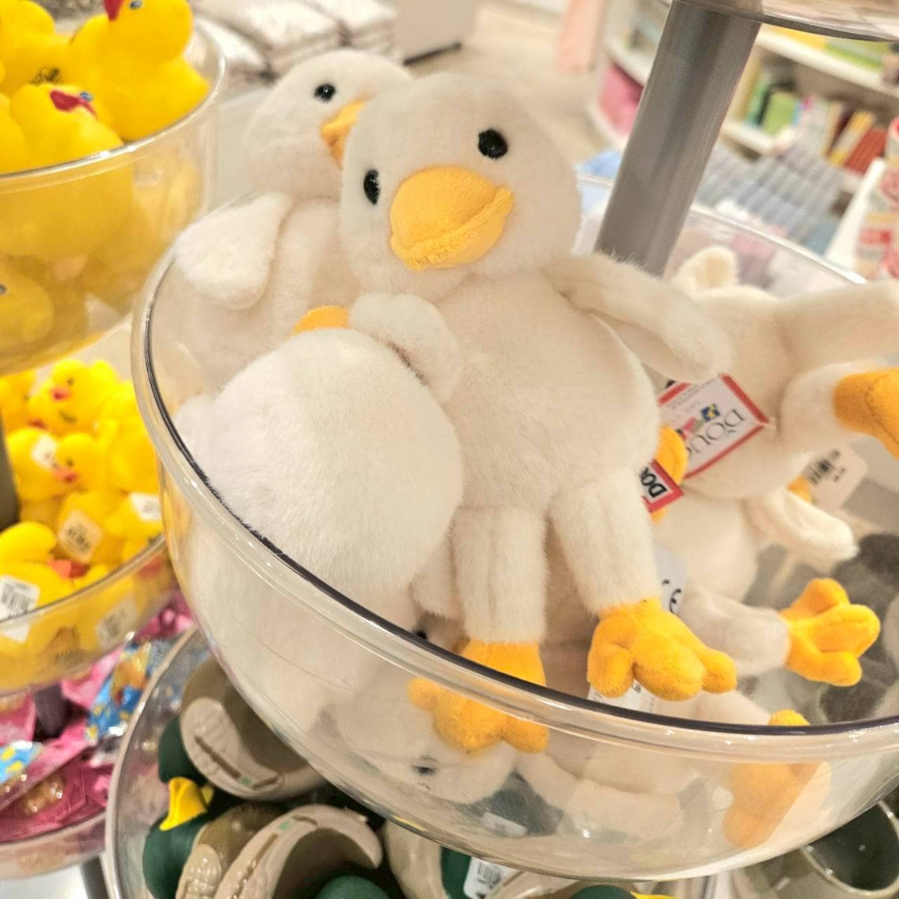 もふもふのフラップ・ダックは14.99ドル（日本円で約2,473円）。