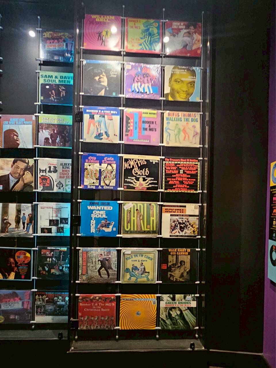 レコードが展示されているコーナーで悶絶。全部欲しい。