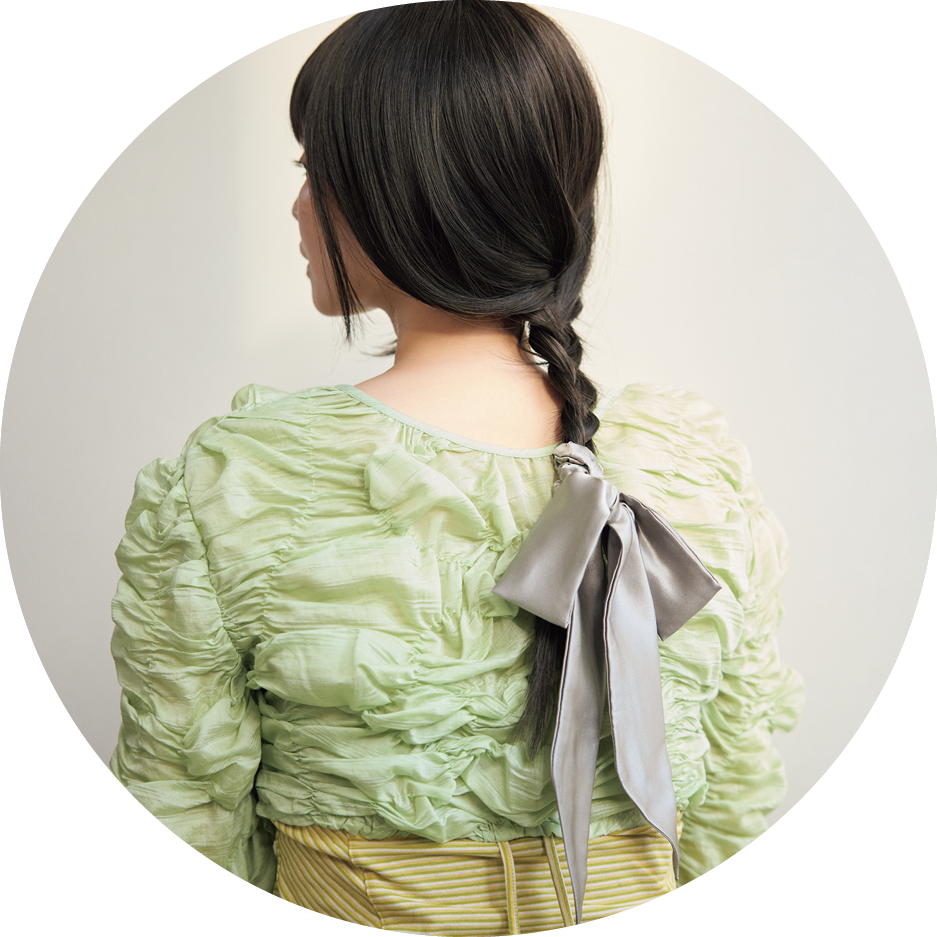 ロングだからこその、三つ編みスタイル