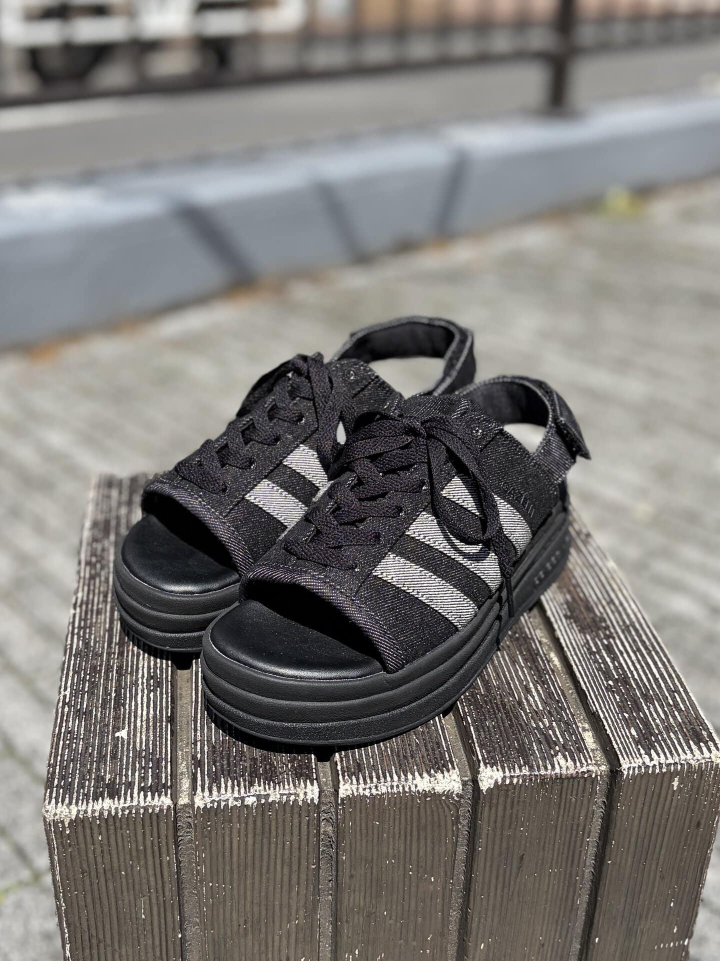 「GAZELLE BOLD SANDAL W」￥12,100（アディダス オリジナルス）