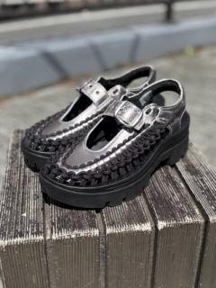 「 UNEEK PLT MARY JANE」￥19,800（キーン）