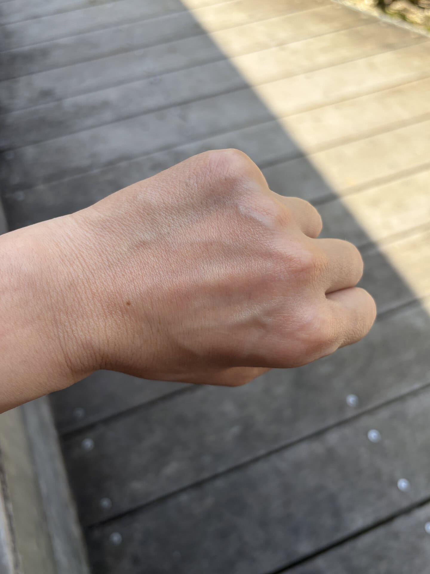 【uka】 暑い夏は何度もスプレーしたくなるほど、ひんやり心地よい使用感。もちろん香りもよく、爽やかで清潔感もあるので幅広いシーンで活躍するはず