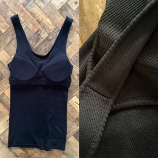 左／カップは表地と同素材で包まれています　右／肩の縫い目は内側になるように仕上げられていて、肌あたりが気にならないのもグッド