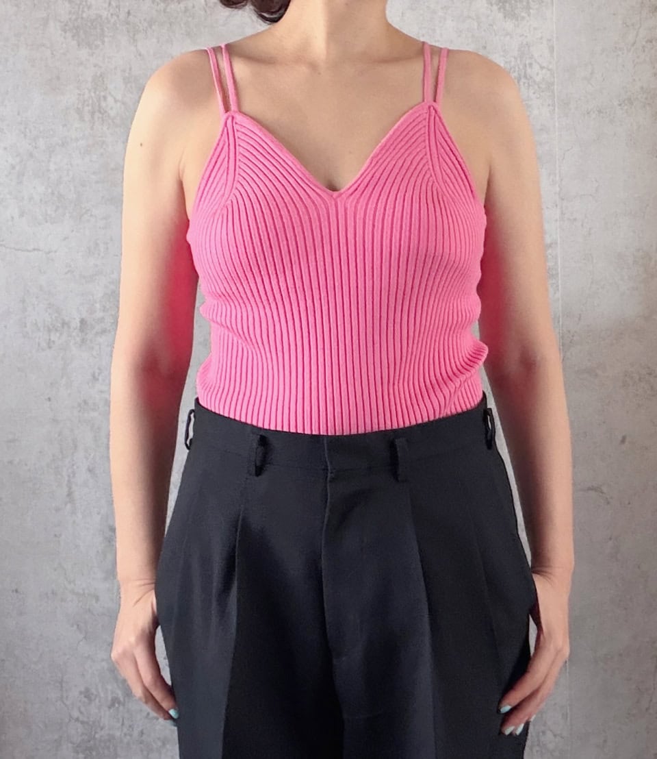 カップ付きキャミソール￥12,100（アンクレイヴ）