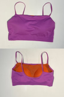 差し色に最適なパープルの発色もイイ感じ。バックのカッティングも美しいので、ほんと、腹筋を鍛えたら1枚で着たい！