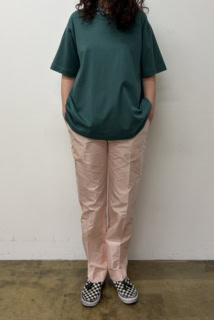 アウターTシャツ フォレストグリーン￥1,498（コンビニエンスウェア）※6月発売予定