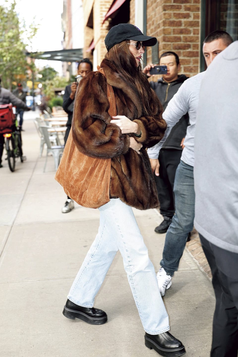 ファーもクラシックなブラウンが正解。