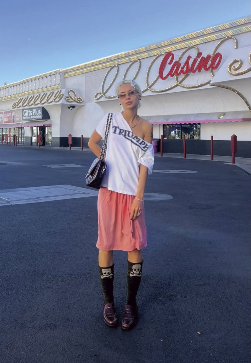 ノスタルジックなスカルモチーフに注目。