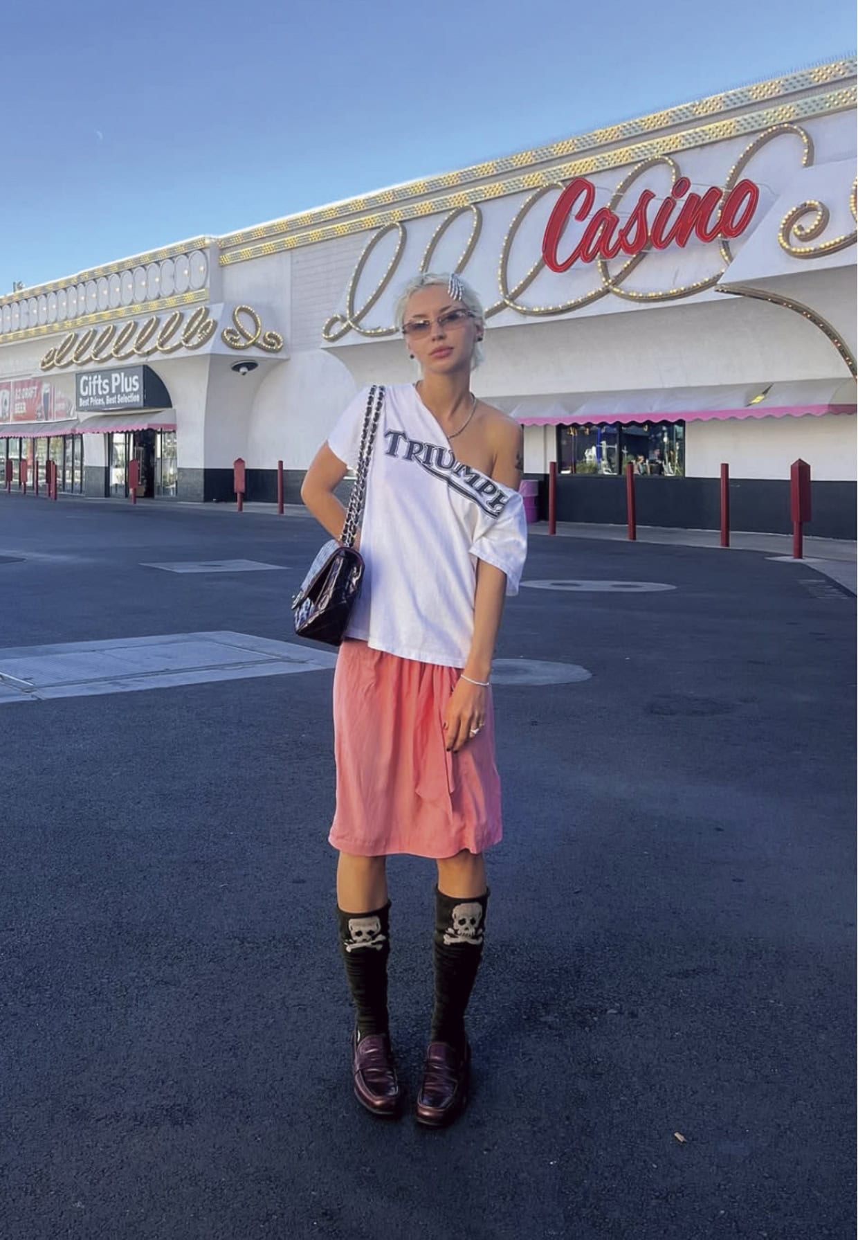 ノスタルジックなスカルモチーフに注目。