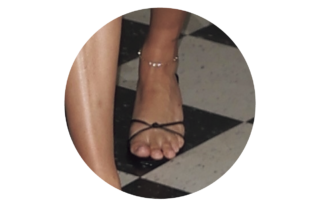 CLOSE-UP ヘイリー・ビーバーのアンクレット