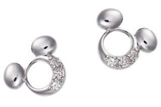 ピアス［K10WG×DIA］￥63,800（ナガホリ）