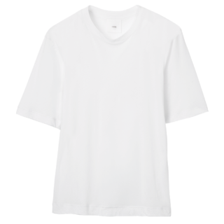 Tシャツ¥15,400（チノ／モールド）