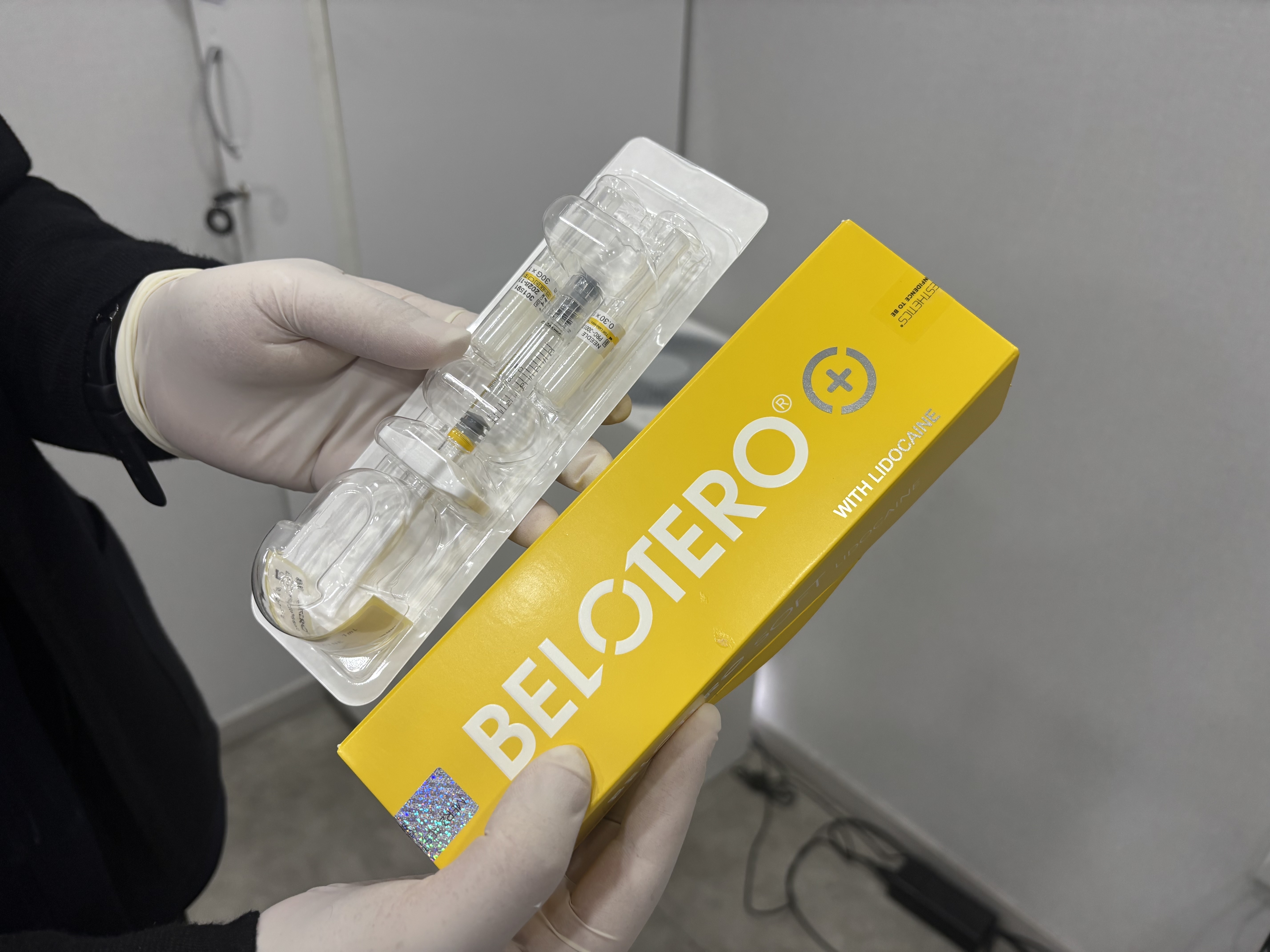 刻まれているオトナの首ジワにはフィラーがいいよ！