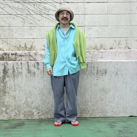 今季流行の「カラー×カラー」コーデの秘訣は「絶妙なダサさ」「寒色と暖色の組み合わせ」【メンズスナップ】
