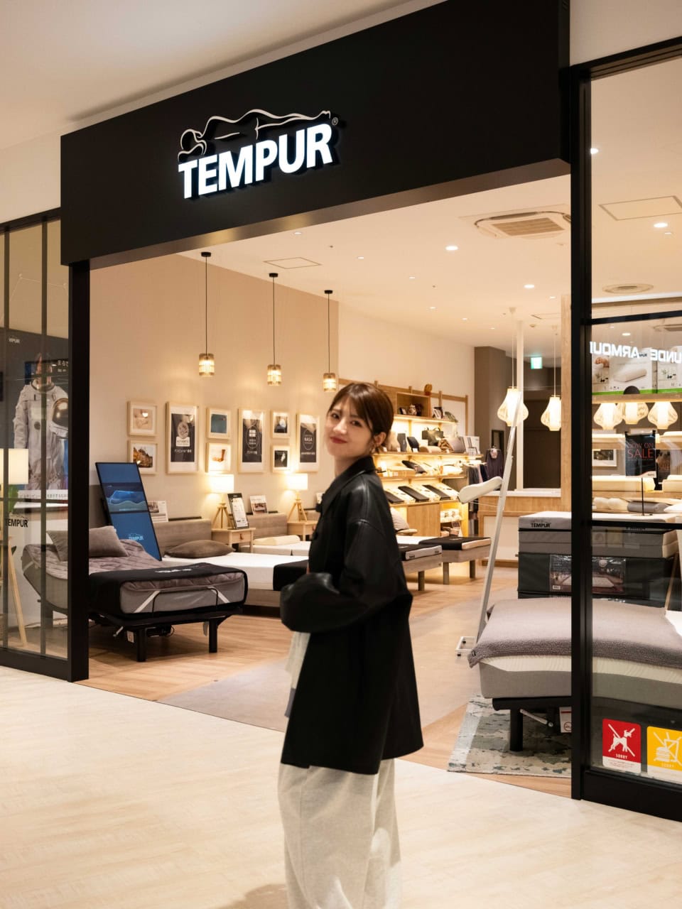 続きまして、「枕が欲しいんです！」とノリノリで向かったのはテンピュール。