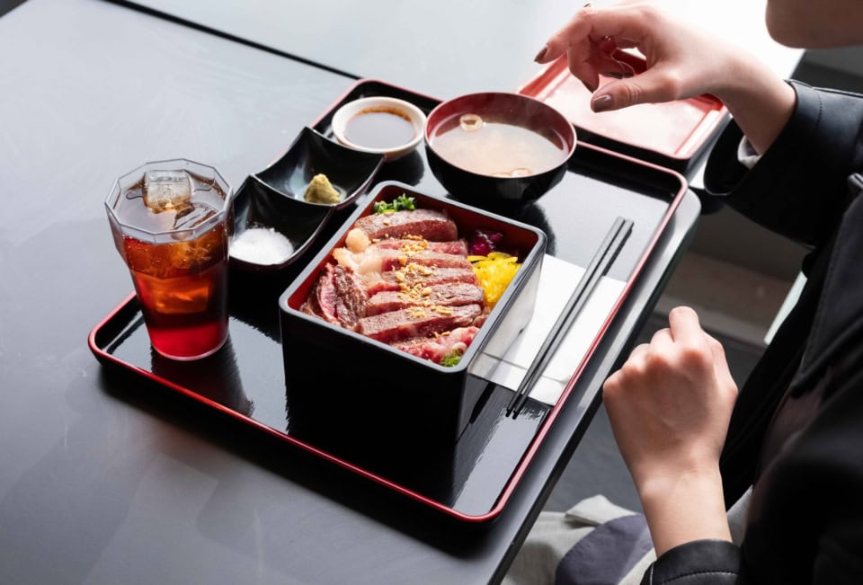 神戸ビーフサーロインステーキ重 ￥6,280