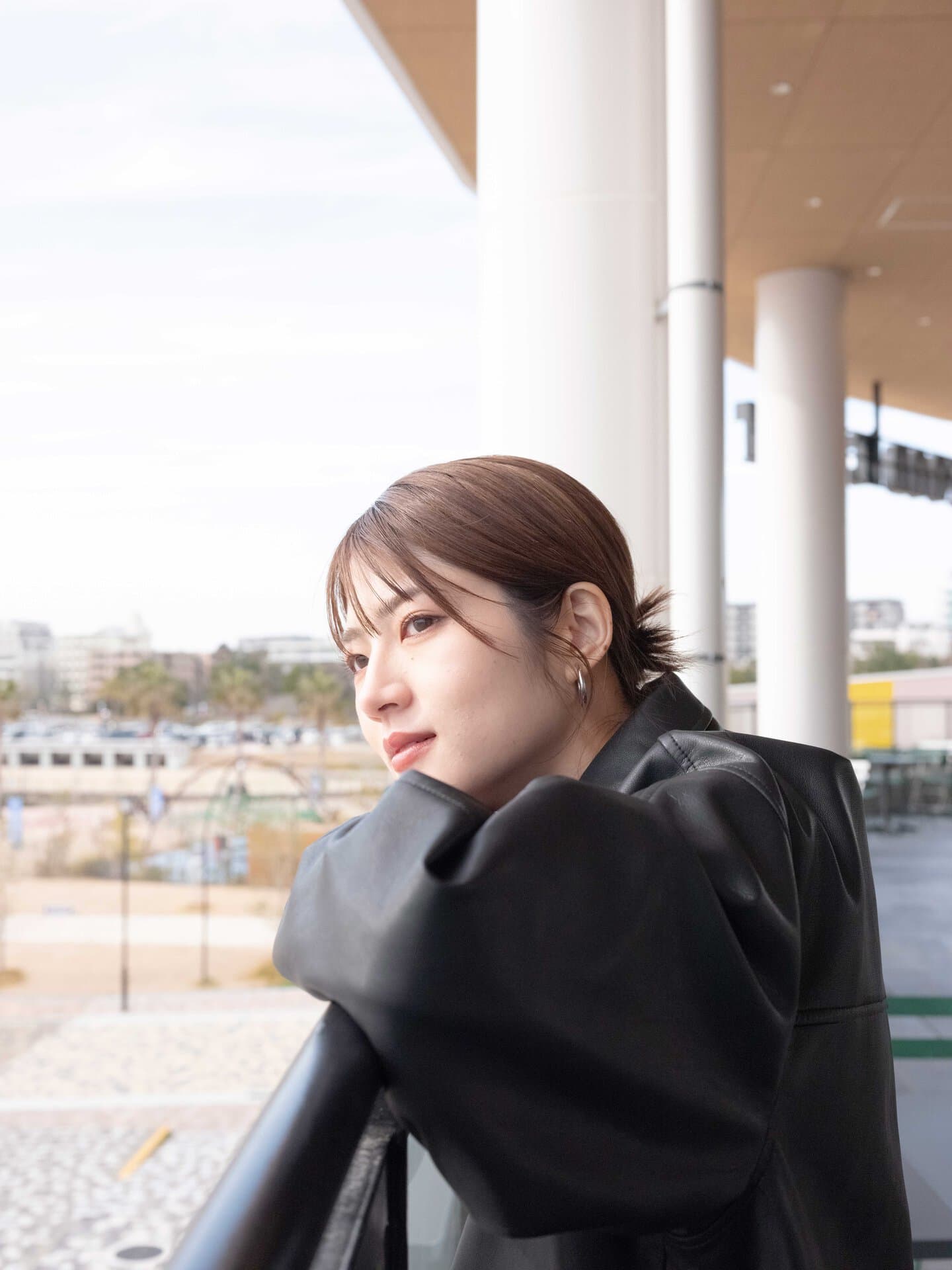 フードコートからも明石海峡大橋を見渡せる絶景が。「何時間でも眺めていたい♥」