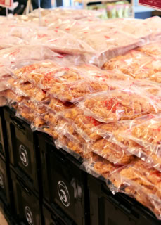 お子さんでも楽しめそうなやさしい味わいの「えびみりん揚げ」¥540が人気No.1。