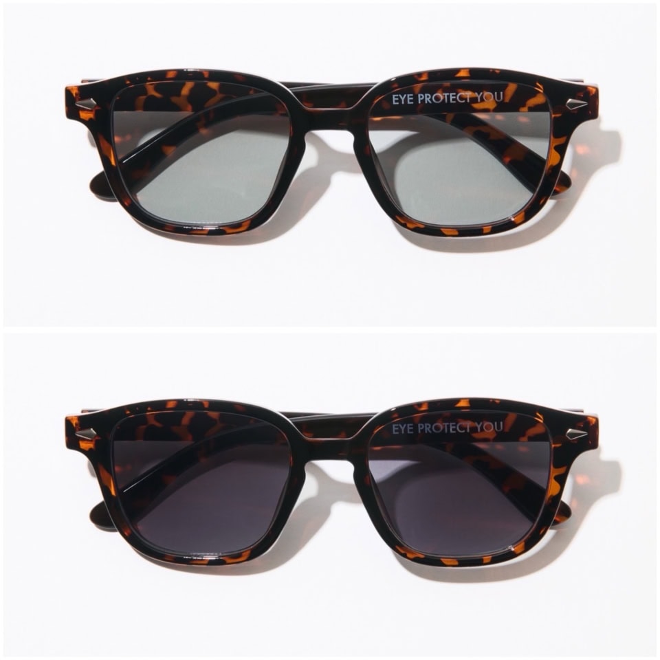 レンズの色は紫外線に当たると薄いグレーから濃いグレーへと変化。室内や屋外でも取り外すことなく使えます。紫外線にあてても肌がほんのり透けて見える濃さなので、なじみやすさもGOOD。