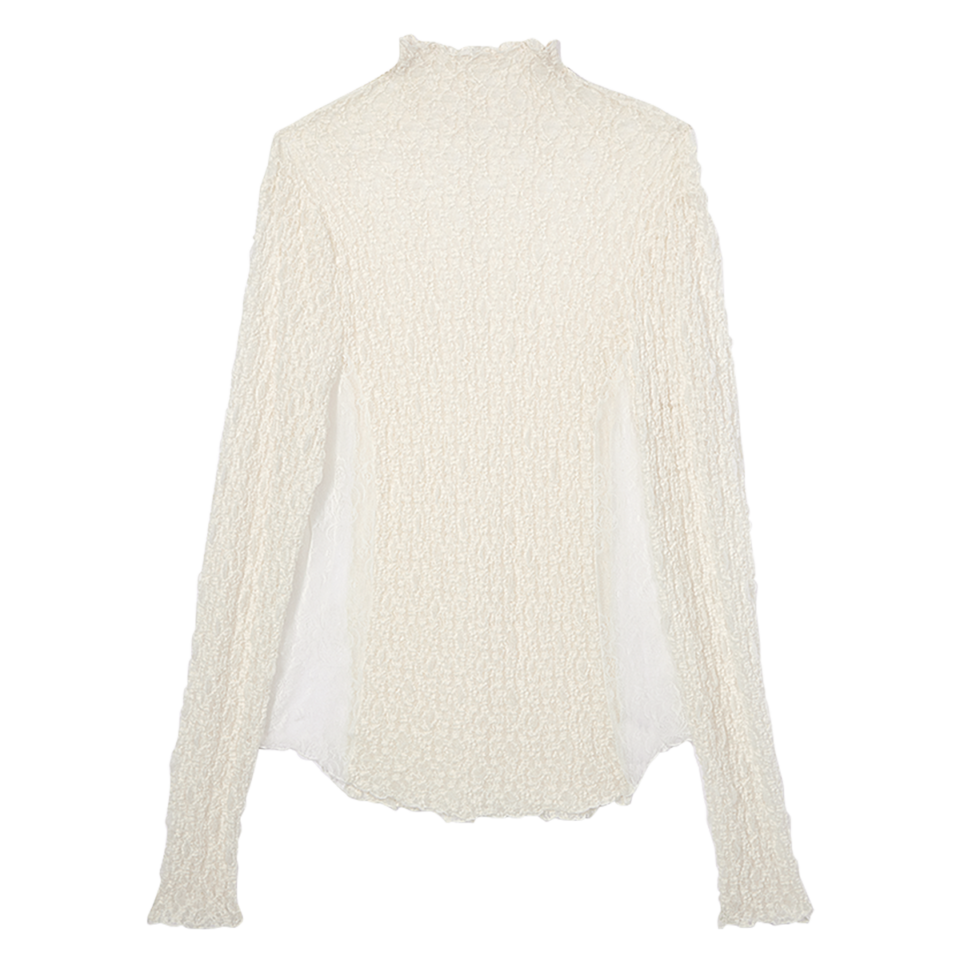 レーシーな透け感トップスは、中にブラトップやキャミを入れたり、インナーとしても活躍。¥27,500（ニアーニッポン／ニアー）