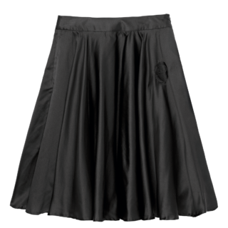 スカート¥159,500（ナミ／スーパー エー マーケット 青山）