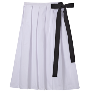 スカート¥104,500（ルネサンス ルネサンス／ザ・ウォール ショールーム）