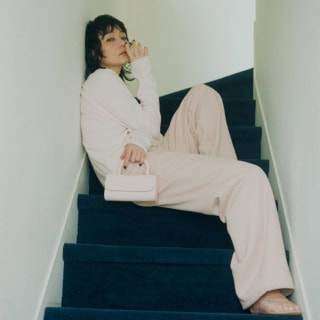 今季、いつものコーデにベージュ感覚で着られる【ペールピンク】を投入すると圧倒的トレンド感！