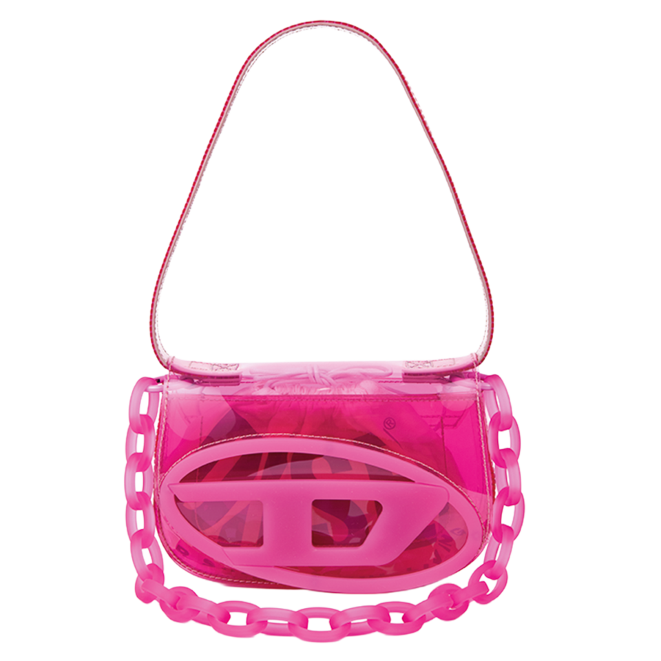 小物できかせるなら濃いめピンクもあり。¥68,200（ディーゼル／ディーゼル ジャパン）