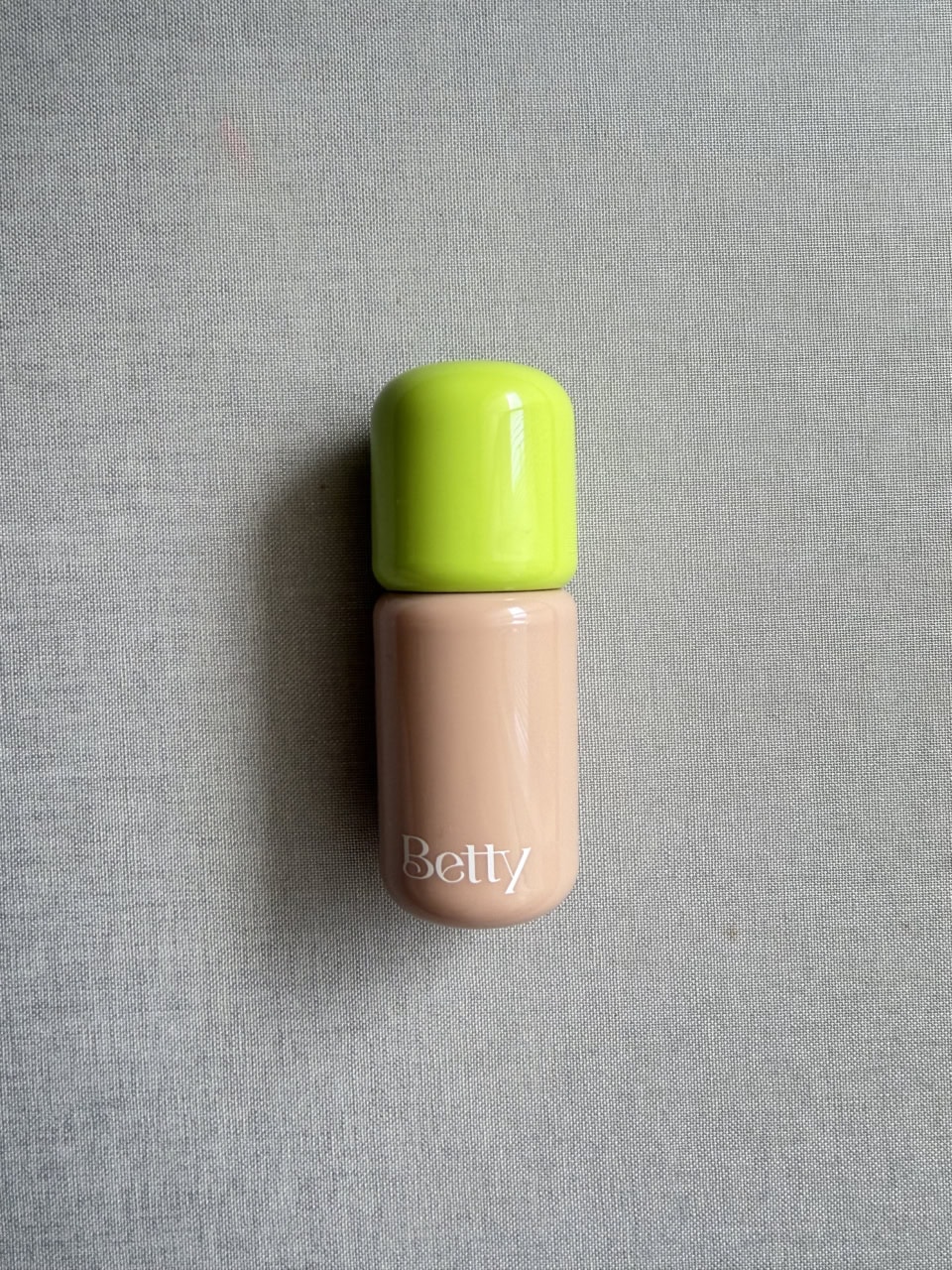 Betty Cosmetic ディアモーメントリップ 02 ネイキッドシークレット ¥1,738