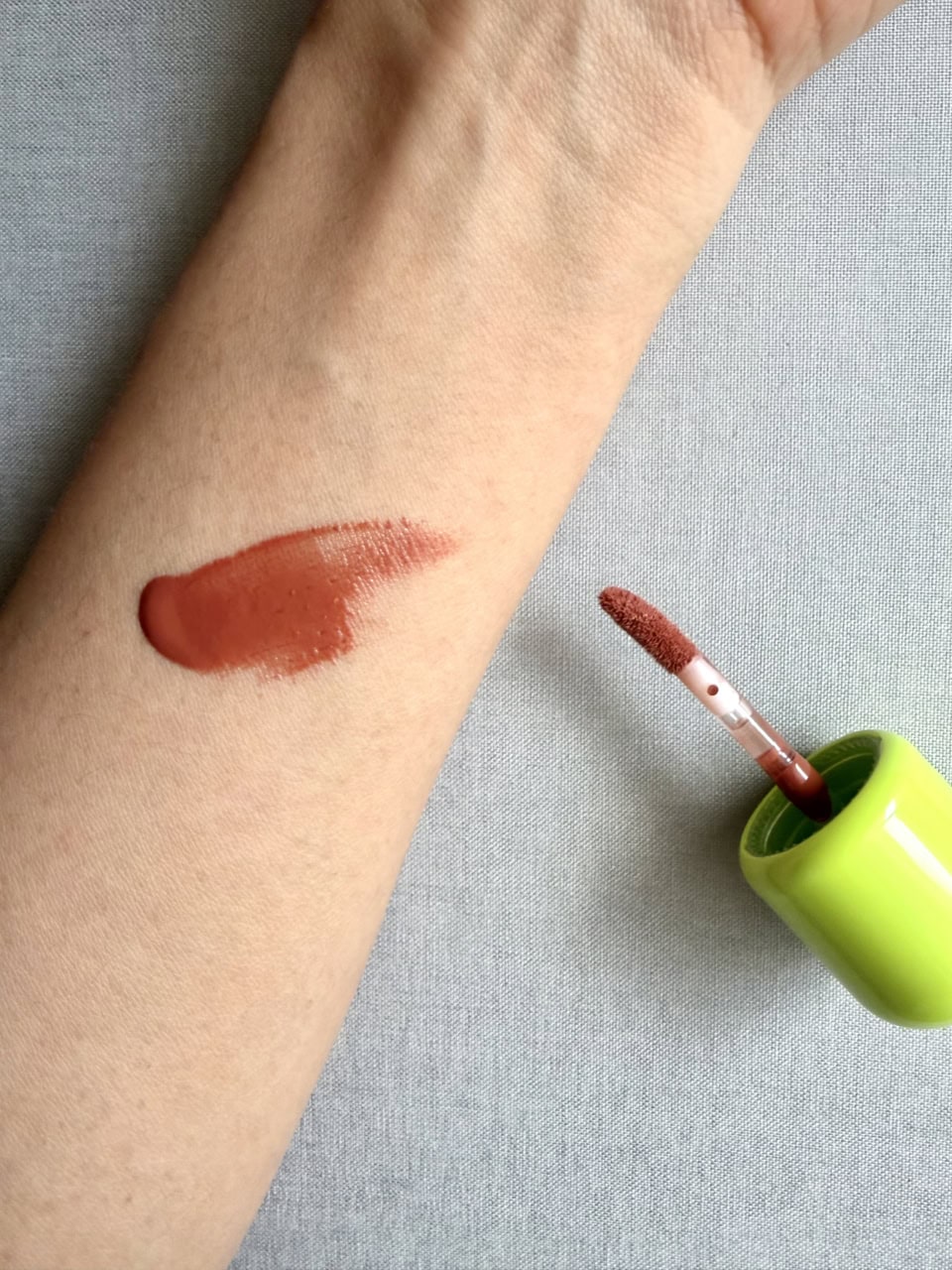 Betty Cosmetic ディアモーメントリップ 02 ネイキッドシークレット ¥1,738