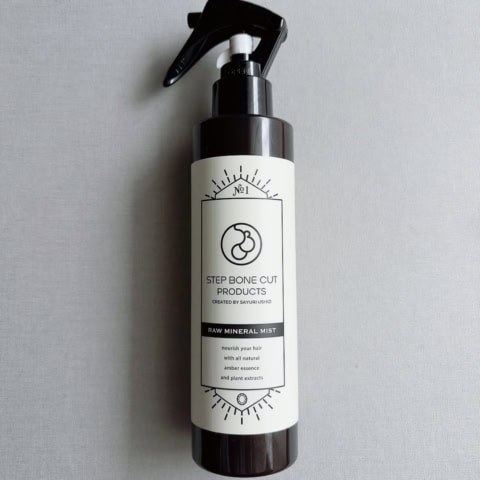 スプレーするだけで顔のむくみがキュッ! 「もう手放せない」40代美容ライター激推しミスト発見