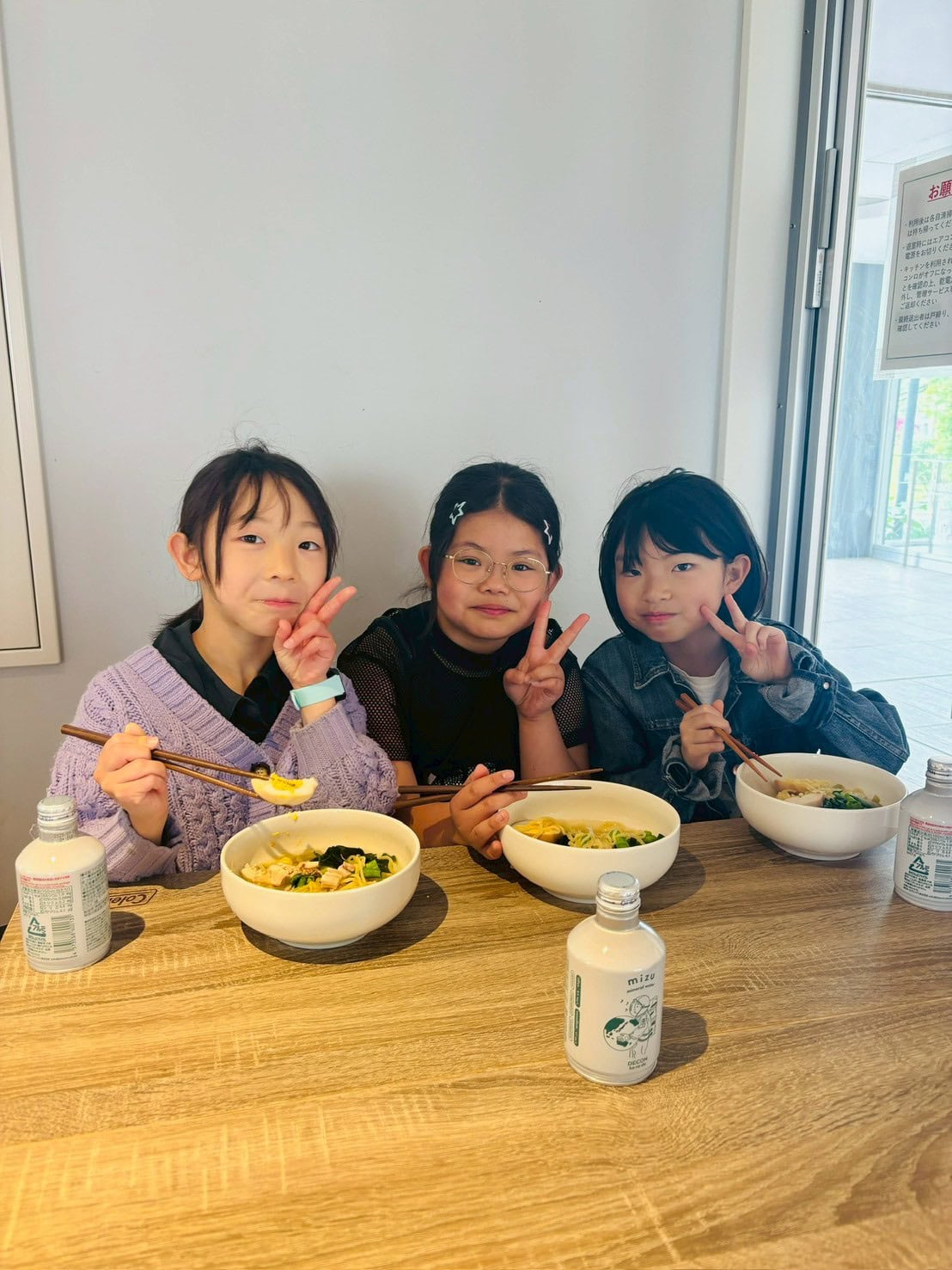 美味しいラーメン食べたり、友だちのトラブルに直面したり。４月はみんなそわそわ気分｜木津明子の【こども食堂】