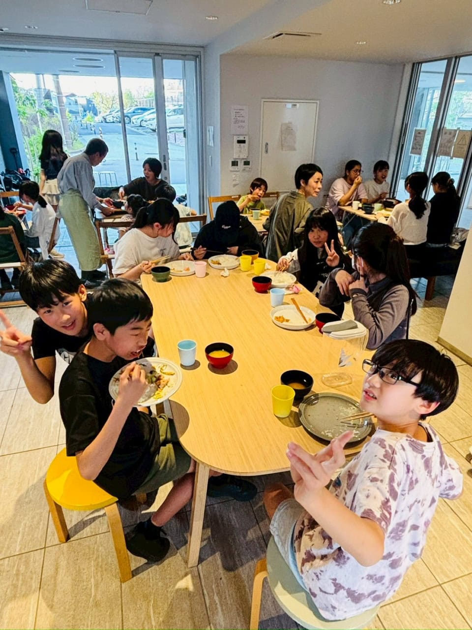 よく食べ、よく遊び、よくしゃべる子どもたちばかりで、この日も大賑わい！