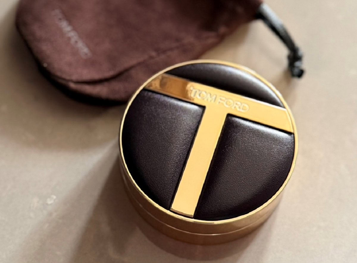 ナノダイヤモンドスキンケアクッションファンデーション otonaROSY_260404_TOMFORD_LINE.jpg