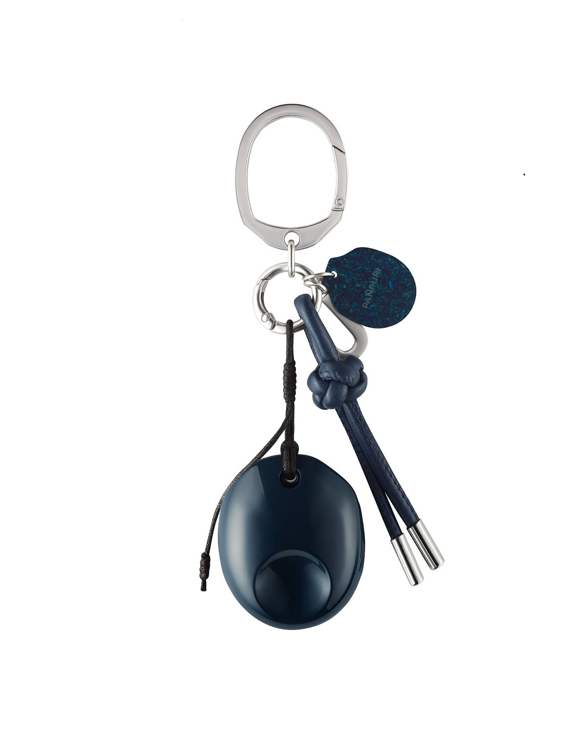 期間中はオセリ ソリッドパフュームを1つ以上ご購⼊の⽅へお好きな組み合わせを選択できるオリジナルチャームを進呈。素材やディテールを丁寧に選び、⾃分らしさを静かに表現するために作られています。ストラップ、フック、アルファベットパーツを⾃由に選ぶことができ、控えめでありながら⾃分らしさを表現できるカスタマイズが可能だとか。【対象商品】・サイアミーズウォーター オセリ ソリッドパフューム・アンダマンセイルズ オセリ ソリッドパフューム・セイクリッドサンタル オセリ ソリッドパフューム*在庫が無くなり次第、終了させていただきます。*特典内容・進呈条件・数量・デザイン・開始⽇は変更となる場合があります。