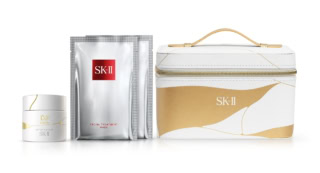 名品のシートマスクとセットで使える幸せ！SK-II LXP 金継ぎ クリーム セレクト キット ￥46,200〈編集部調べ〉【内容】LXP 金継ぎ クリーム 30g 、 フェイシャル トリートメント マスク 2pc 、 ポーチ（SKⅡ）※数量限定