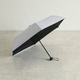 【オトナミューズ6月増刊号】紫外線から「プロテクトユー！」晴雨兼用折りたたみ傘＆撥水ポシェット SIZE（ 約）：折りたたみ傘：使用時／φ89×H52㎝、収納時／φ5.5×H22.5㎝ ポシェット：H27×W13㎝　ショルダーストラップの長さ106㎝［最長］