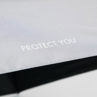 【オトナミューズ6月増刊号】紫外線から「プロテクトユー！」晴雨兼用折りたたみ傘＆撥水ポシェット。さり気なく「PROTECT YOU」のロゴ入り！